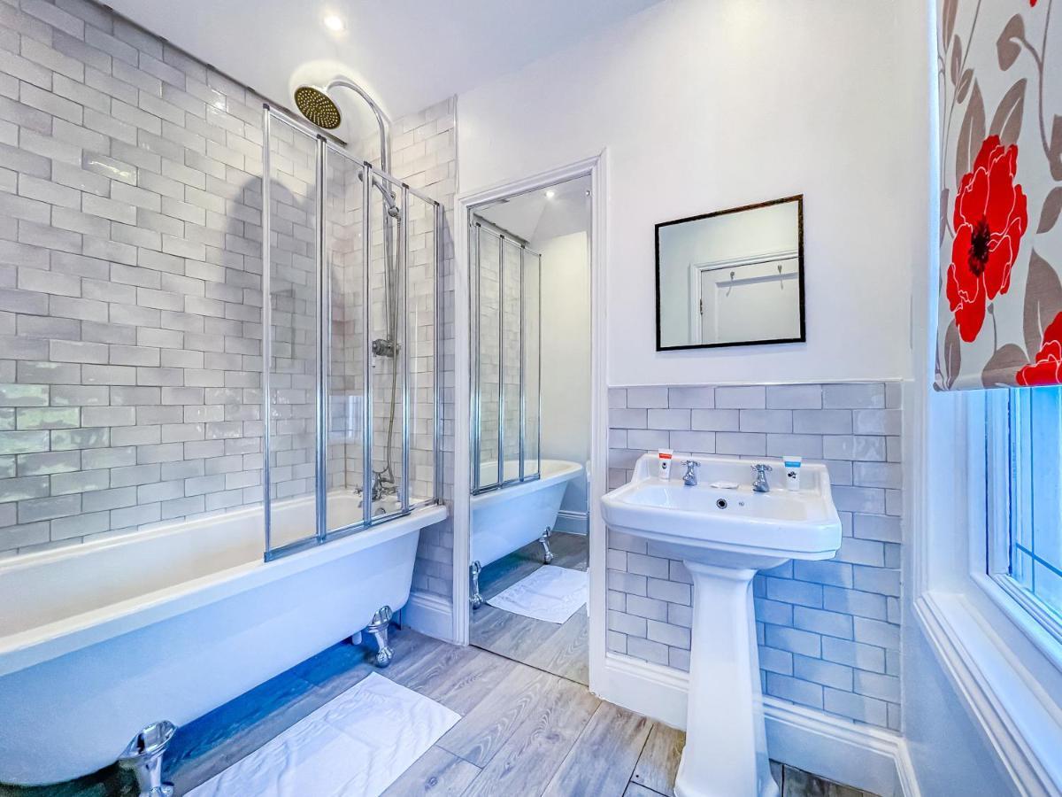 *Re9Bc* For Your Most Relaxed & Cosy Stay + Free Parking + Free Fast Wifi * Leeds  Exteriör bild
